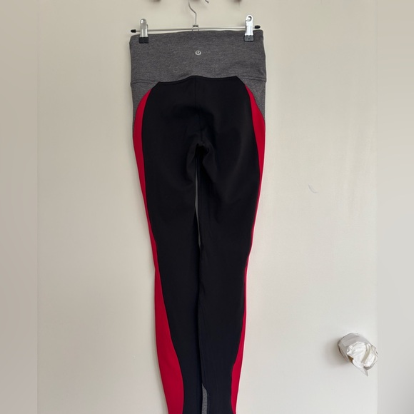 LULULEMON Legging w/Red/Grey Contour Detailing, Size 4, Like New Condition - Picture 6 of 11